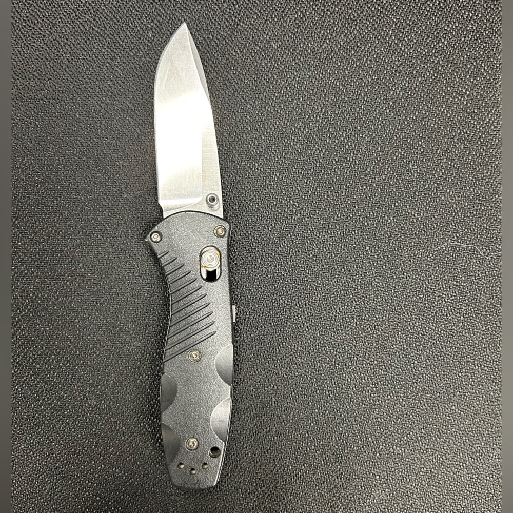 Benchmade “mini Barrage” folding knife